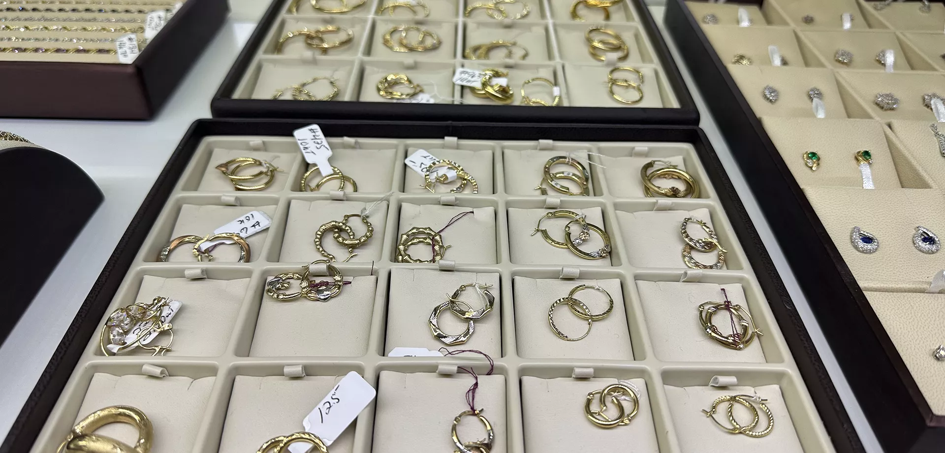 Gold, silver, and platinum bars and jewelry available for sale and purchase in New Hartford